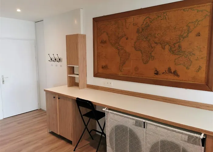 Henry - Foch 아파트 *